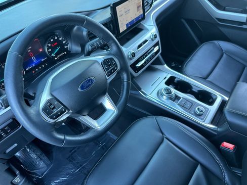 Used 2024 Ford Explorer XLT w/ Equipment Group 202A image 10