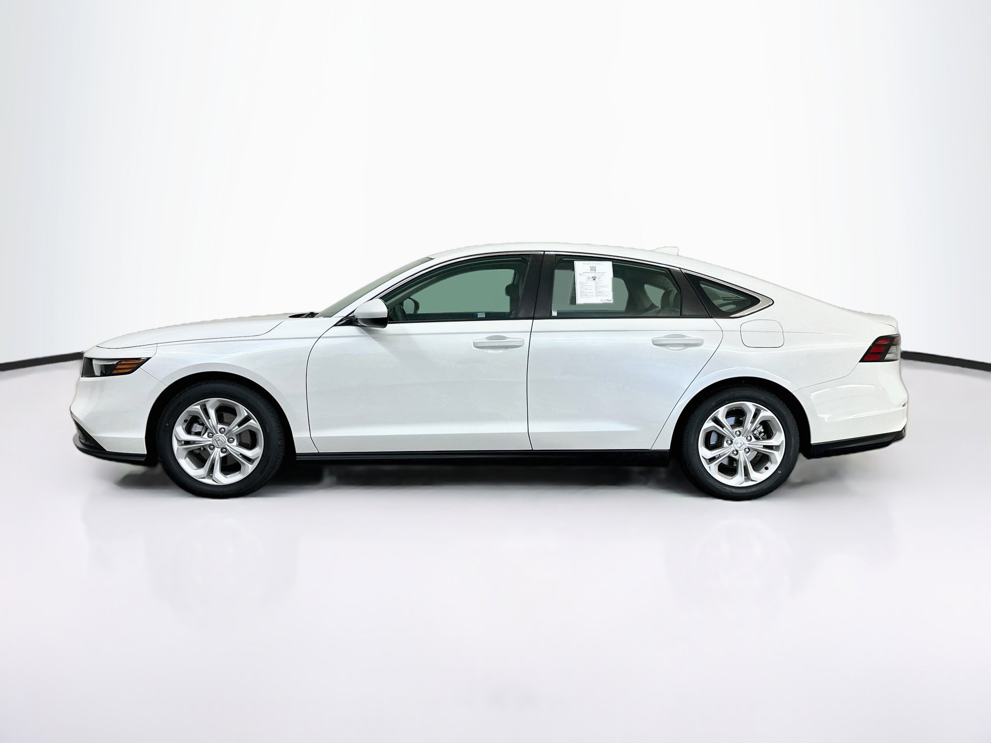 Used 2025 Honda Accord LX image 4