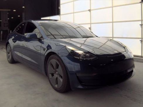 Used 2023 Tesla Model 3 Standard Range RWD image 4