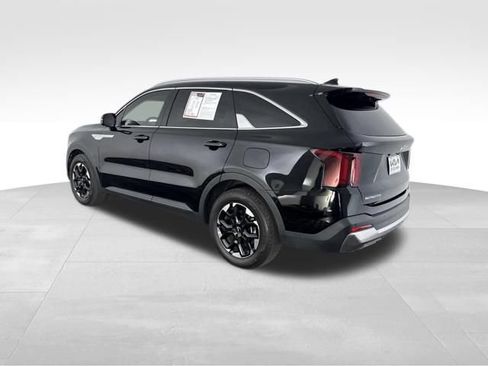 Certified 2024 Kia Sorento S w/ Panoramic Sunroof Package FWD image 9