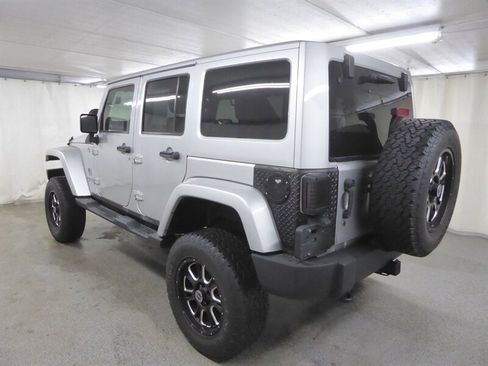 Used 2011 Jeep Wrangler Unlimited Sahara w/ Dual Top Group image 5