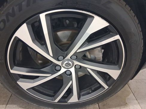 Used 2020 Volvo XC40 T5 R-Design w/ Protection Package Premier AWD/4WD image 12