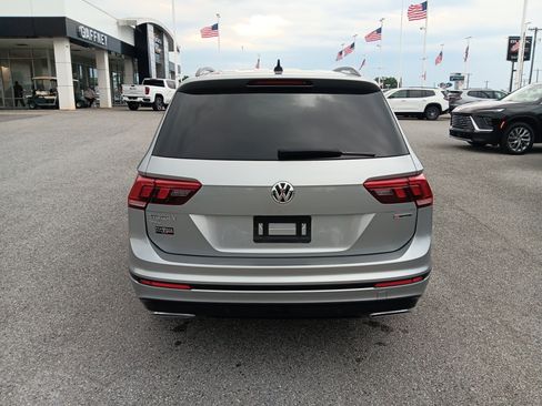 Used 2019 Volkswagen Tiguan SEL R-Line AWD/4WD image 5