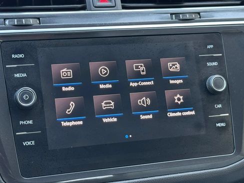 Used 2018 Volkswagen Tiguan SE FWD image 33
