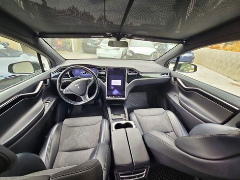 Used 2017 Tesla Model X 75D image 7