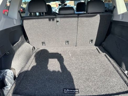 Certified 2024 Volkswagen Tiguan SE image 31