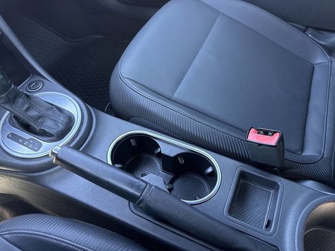 Used 2012 Volkswagen Beetle 2.5 image 37