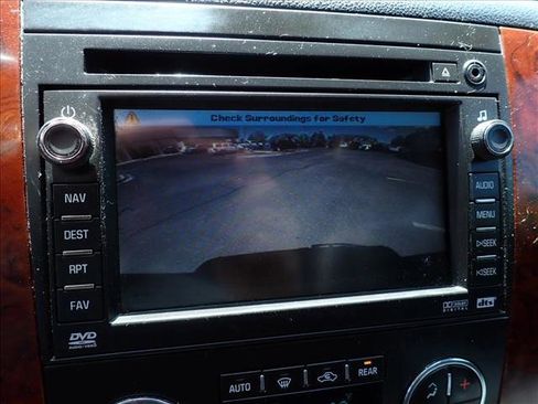 Used 2009 Chevrolet Tahoe LTZ AWD/4WD image 24