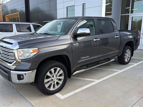Used 2014 Toyota Tundra Limited w/ Limited Premium Package image 10