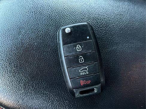 Used 2016 Kia Soul + FWD image 35