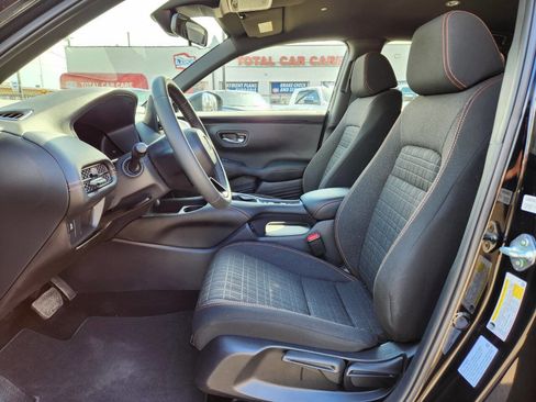 Used 2025 Honda HR-V Sport image 11