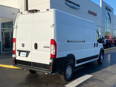 Used 2025 RAM ProMaster 2500 w/ Convenience Group image 9