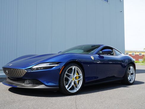 Used 2022 Ferrari Roma RWD image 5
