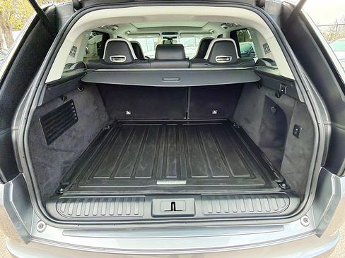 Used 2022 Land Rover Range Rover Sport SVR image 12