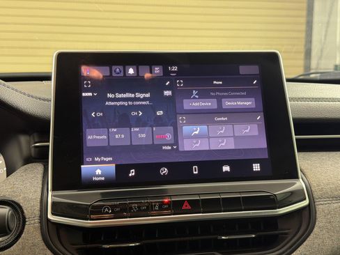 Used 2022 Jeep Compass Latitude FWD image 18