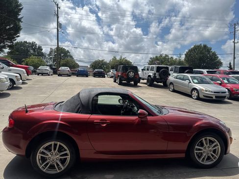 Used 2012 MAZDA MX-5 Miata Sport w/ Convenience Pkg RWD image 6