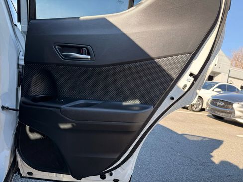 Used 2019 Toyota C-HR XLE image 29