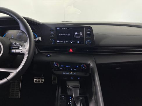 Certified 2025 Hyundai Elantra Sport FWD image 16