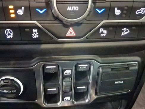 Used 2019 Jeep Wrangler Unlimited Sport S image 26