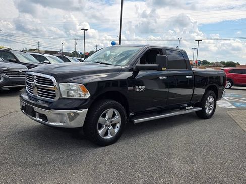 Used 2015 RAM 1500 Lone Star AWD/4WD image 3