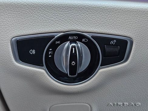 Used 2017 Mercedes-Benz E 300 4MATIC image 25