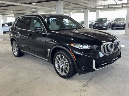 Used 2024 BMW X5 sDrive40i w/ Parking Assistance Package RWD image 2