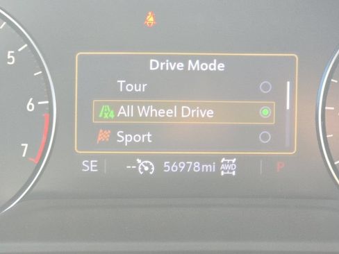 Used 2023 Buick Envision Preferred AWD/4WD image 32