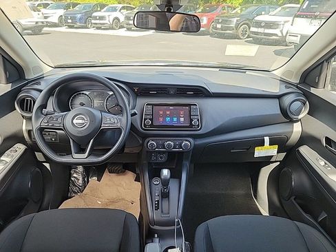 New 2025 Nissan Kicks Play S image 13
