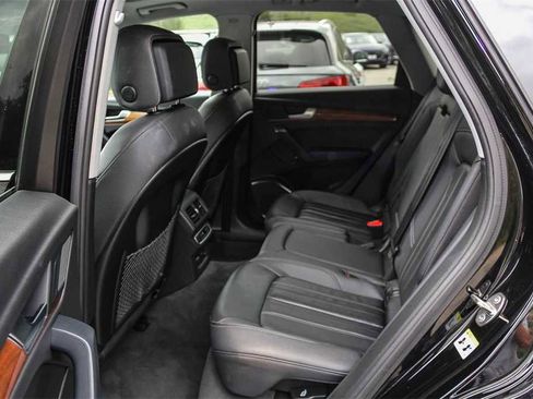 Used 2023 Audi Q5 2.0T Premium w/ Convenience Package image 14