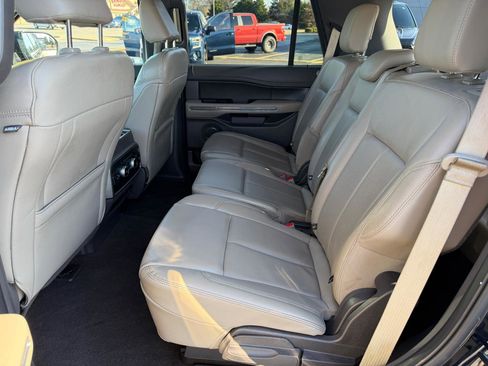 Used 2021 Ford Expedition XLT image 8
