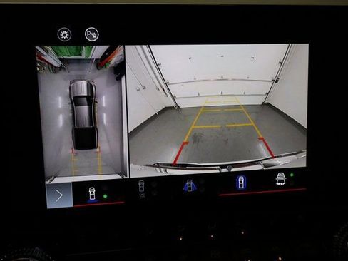 Used 2023 GMC Canyon Denali image 28