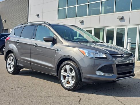 Used 2014 Ford Escape SE w/ Equipment Group 201A image 3