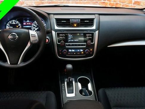 Used 2017 Nissan Altima 2.5 SV w/ Convenience Package image 11