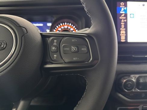 New 2025 Jeep Gladiator Sport image 15