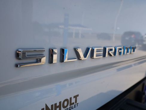 Used 2025 Chevrolet Silverado 2500 Custom w/ Custom Value Package AWD/4WD image 5