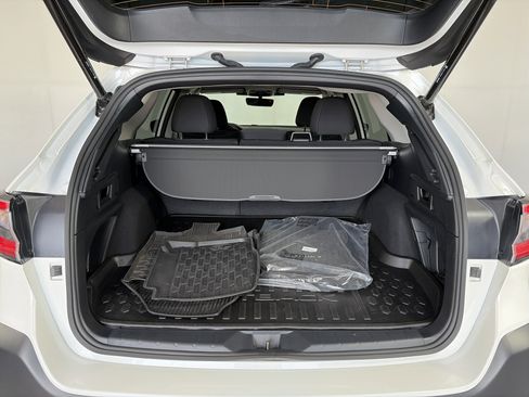 Used 2025 Subaru Outback Premium AWD/4WD image 14