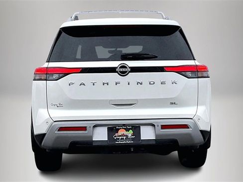Used 2024 Nissan Pathfinder SL w/ Lighting Package (N92) image 6
