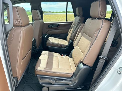 Used 2025 Chevrolet Tahoe High Country image 25