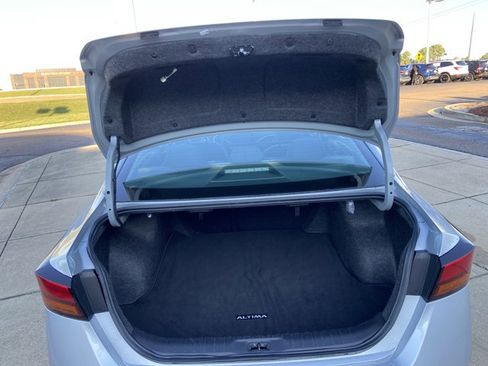 Used 2024 Nissan Altima 2.5 SV image 25
