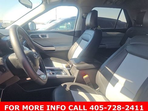 Used 2023 Ford Explorer XLT w/ Equipment Group 202A image 3