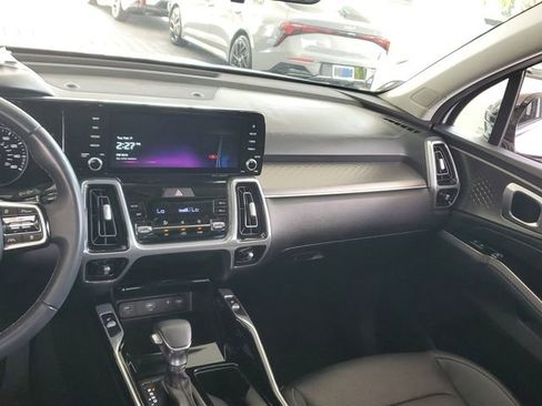 Certified 2022 Kia Sorento SX image 15