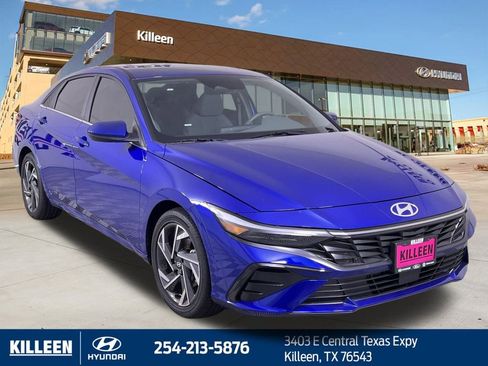 Used 2025 Hyundai Elantra SEL FWD image 11