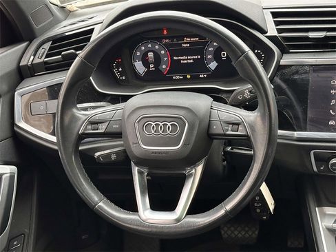 Used 2022 Audi Q3 2.0T Premium image 19