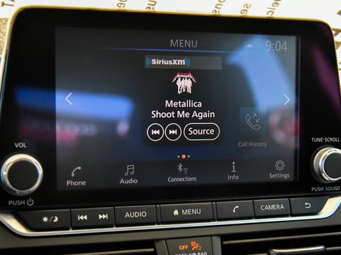 Used 2025 Nissan Altima 2.5 SV FWD image 23