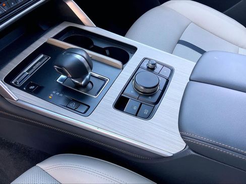 Used 2024 MAZDA CX-90 Plug-In Hybrid w/ Preferred image 17