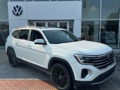 Used 2024 Volkswagen Atlas SE w/ Panoramic Sunroof Package