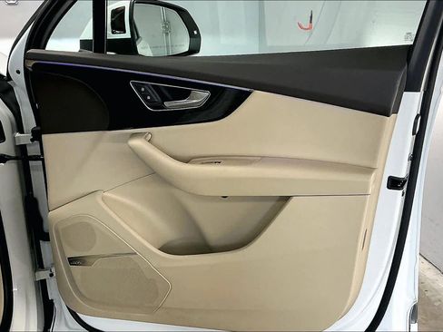 Used 2019 Audi Q7 3.0T Prestige image 27