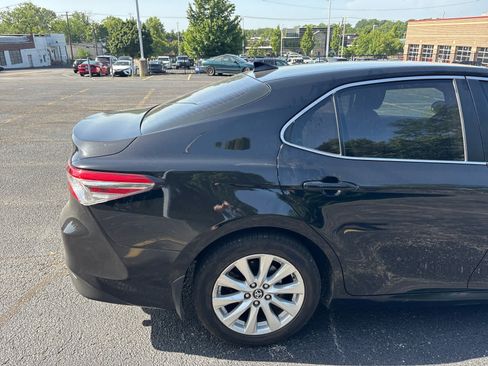 Used 2019 Toyota Camry LE w/ Convenience Package FWD image 15