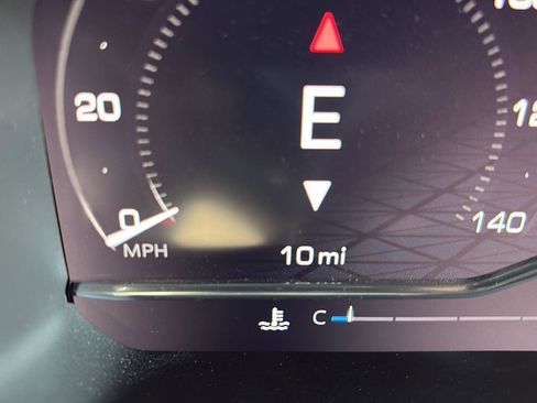 Used 2025 GMC Sierra 1500 SLT image 10