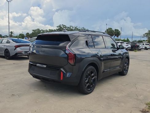 New 2027 Kia EV3 Wind FWD image 7